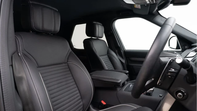 Land Rover Discovery (24 Reg) 3.0 D300 Dynamic HSE Commercial (5 Seat) (Bespoke) (+VAT) Image 3