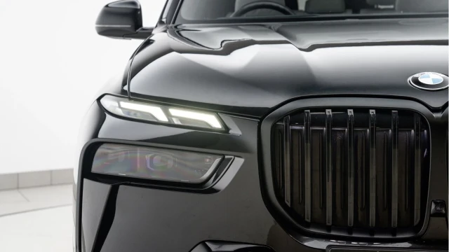 BMW X7 (23 Reg) 3.0 40D M Sport xDrive Image 5