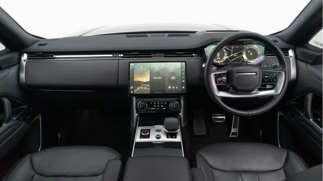 Land Rover Range Rover (72 Reg) 3.0 D350 HSE (Shadow Pack) Image 2