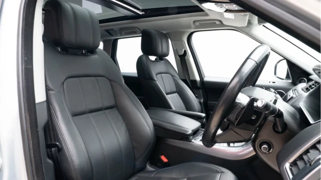 Land Rover Range Rover Sport (22 Reg) 3.0 D250 HSE Image 3
