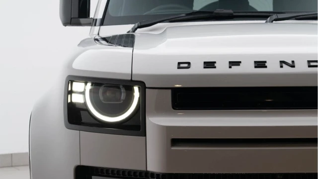 Land Rover Defender (75 Reg) 110 3.0 D350 X-Dynamic HSE (Black Pack) Image 8