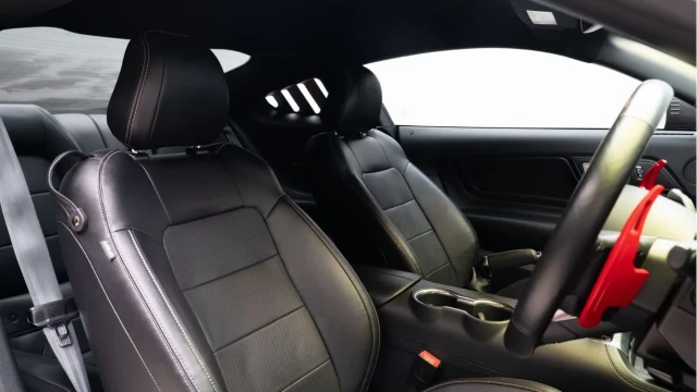 Ford MUSTANG (19 Reg) 5.0 V8 GT Image 3