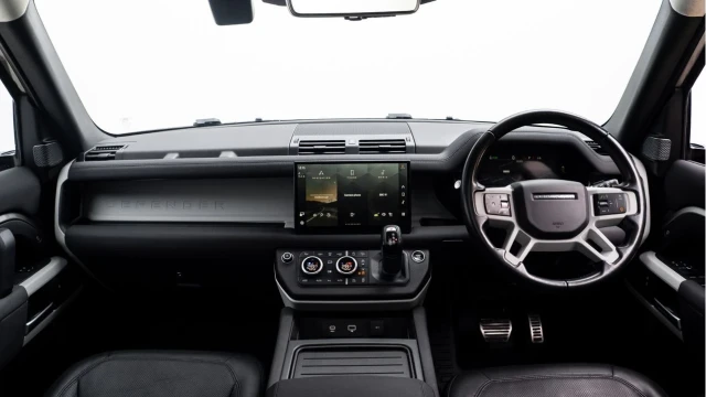 Land Rover Defender (22 Reg) 110 3.0 P400 XS Edition (Bespoke) Image 2