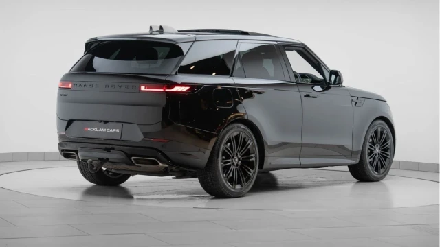 Land Rover Range Rover Sport (73 Reg) 3.0 P400 Dynamic SE (Black Pack) Image 5