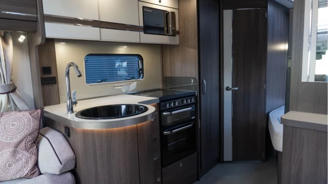 Elddis Encore 255 (23 Reg) 2.2D Auto (4 Berth) (Facelift) Image 6