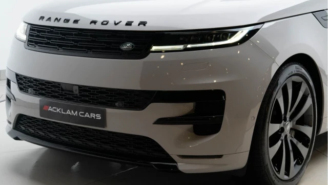 Land Rover Range Rover Sport (25 Reg) 3.0 D300 Dynamic SE (Black Pack) Image 8