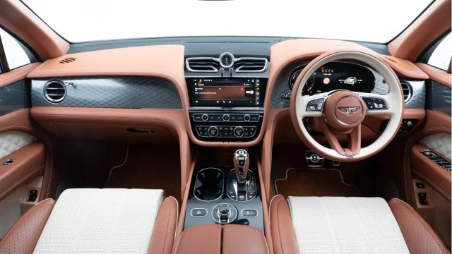 Bentley Bentayga (22 Reg) 3.0 V6 Hybrid Image 2