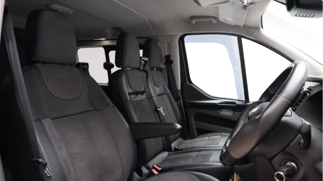 Ford Transit Custom MS-RT (68 Reg) 320 2.0 DCIV (LWB 6 Seat) (+VAT) Image 3