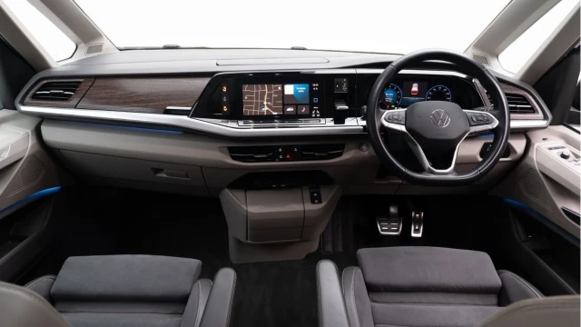 Volkswagen Multivan (22 Reg) Style 2.0TSI Long DSG (6 Seat) Image 2