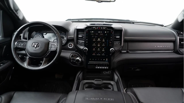 Dodge RAM 1500 (74 Reg) 5.7 V8 HEMI Limited (VAT Q) Image 2