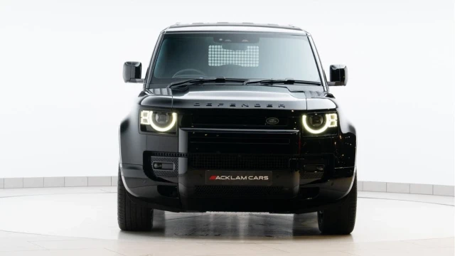 Land Rover Defender (25 Reg) 110 3.0 D250 X-Dynamic HSE Hard Top Commercial (3 Seat) (+VAT) Image 6