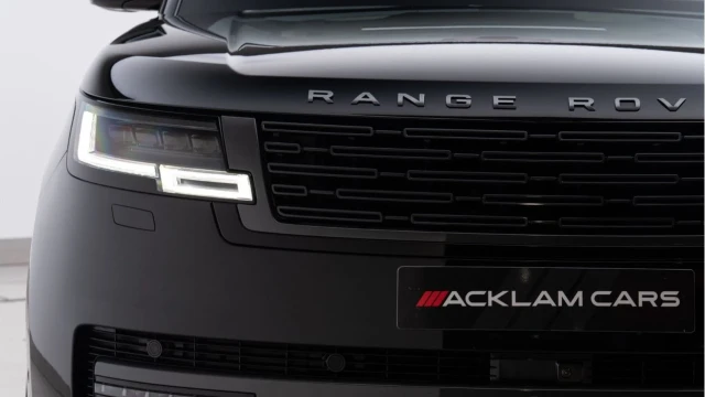 Land Rover Range Rover (74 Reg) 3.0 D350 SE (Shadow Pack) Image 8
