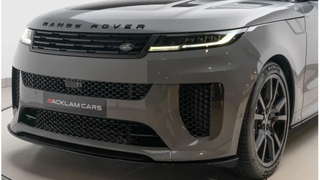 Land Rover Range Rover Sport (75 Reg) 4.4 V8 P635 SV Edition Two (VAT Q) Image 7