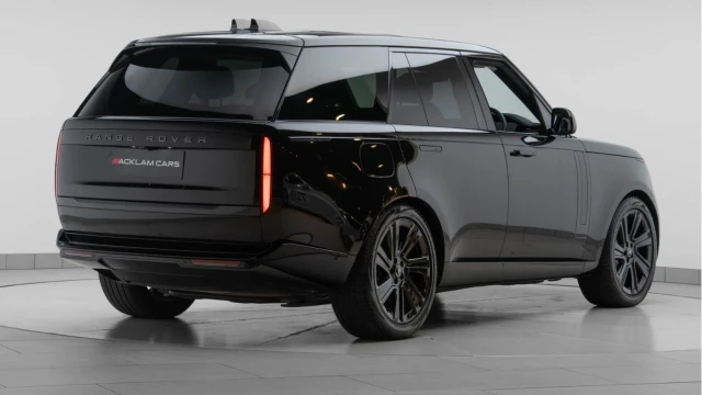 Land Rover Range Rover (74 Reg) 3.0 D300 HSE (Shadow Pack) Image 6