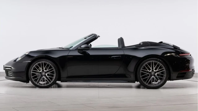 Porsche 911 (24 Reg) Carrera 4 3.0 PDK Convertible Image 4