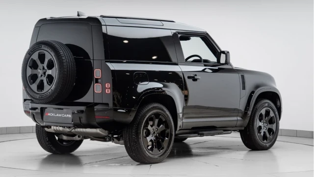 Land Rover Defender (75 Reg) 90 3.0 D250 X-Dynamic SE Hard Top Commercial (3 Seat) (+VAT) Image 8