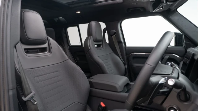 Land Rover Defender (25 Reg) 110 4.4 V8 Octa Edition Image 3
