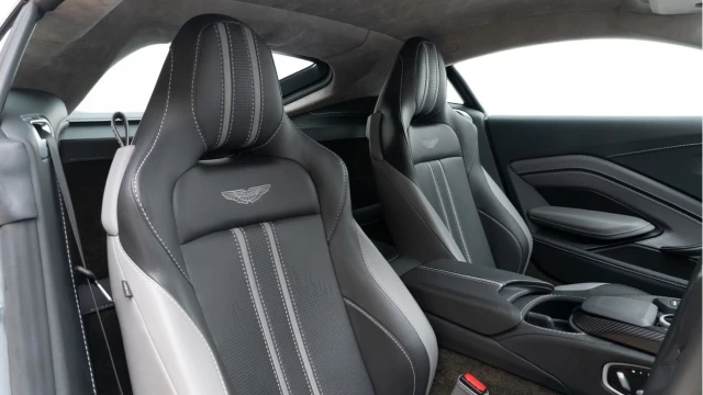 Aston Martin Vantage (68 Reg) 4.0 V8 Image 3