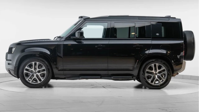 Land Rover Defender (23 Reg) 110 2.0 P400e XS Edition Hybrid Image 6