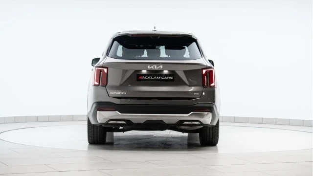 Kia Sorento (24 Reg) 4 2.2CRDI AWD (7 Seat) Image 5