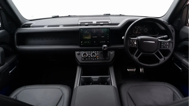 Land Rover Defender (74 Reg) 90 3.0 D350 X-Dynamic HSE (Black Pack) Image 2