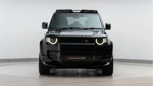 Land Rover Defender (74 Reg) 110 3.0 D300 X-Dynamic SE (Bespoke) Image 7