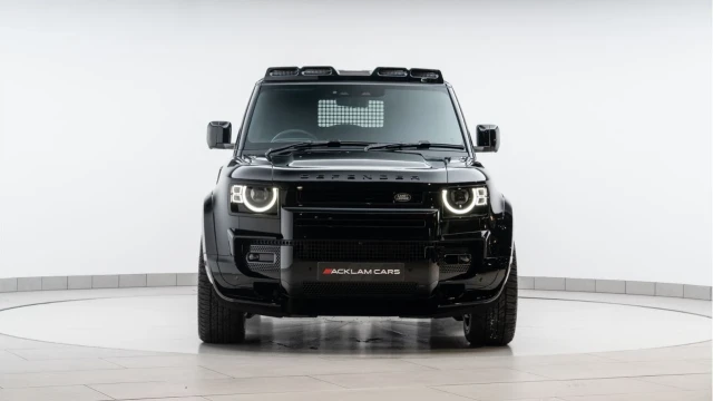 Land Rover Defender (25 Reg) 110 3.0 D350 X-Dynamic HSE Hard Top Commercial (3 Seat) (Bespoke) (+VAT) Image 8