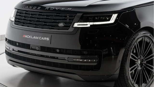 Land Rover Range Rover (24 Reg) 3.0 D300 SE (Shadow Pack) Image 4