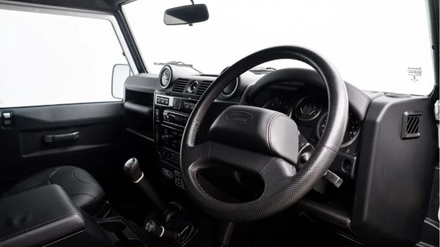 Land Rover Defender (16 Reg) 90 2.2TD Adventure Station Wagon Image 2