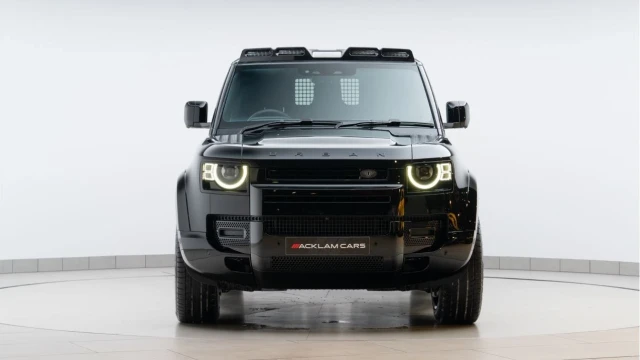 Land Rover Defender (74 Reg) 110 3.0 D250 X-Dynamic SE Hard Top Commercial (3 Seat) (Bespoke URBAN) (+VAT) Image 8