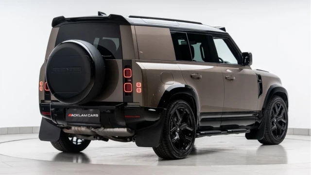 Land Rover Defender (74 Reg) 110 3.0 D350 X-Dynamic HSE Hard Top (5 Seat) (Bespoke) (+VAT) Image 6