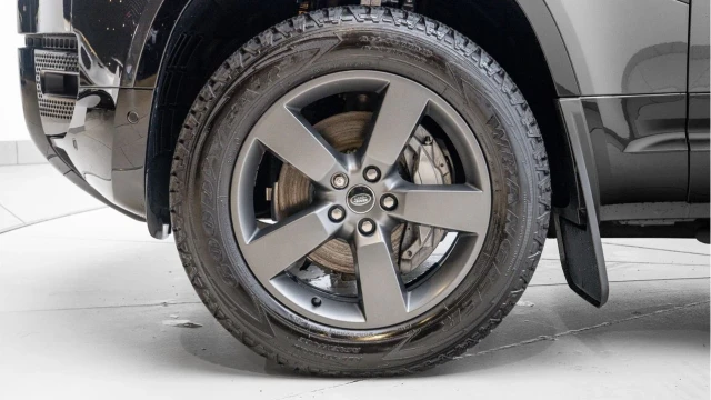 Land Rover Defender (74 Reg) 110 3.0 D350 X-Dynamic HSE Hard Top Commercial (3 Seat) (+VAT) Image 6