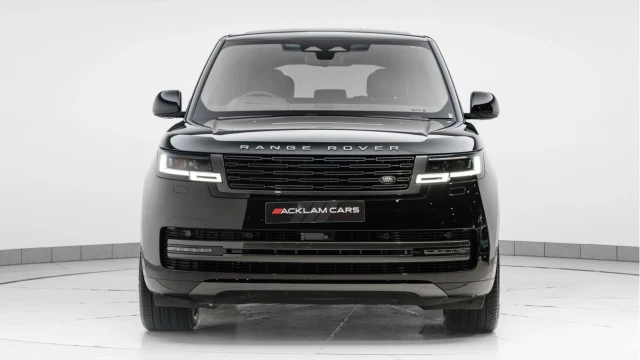 Land Rover Range Rover (72 Reg) 3.0 D350 Autobiography (Shadow Pack) Image 4