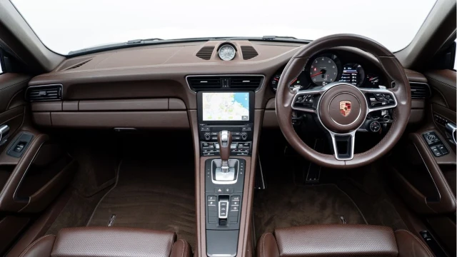 Porsche 911 (16 Reg) 3.0 Carrera 4 S Convertible Image 2