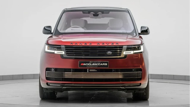 Land Rover Range Rover (72 Reg) 3.0 P510e SV Hybrid Image 4