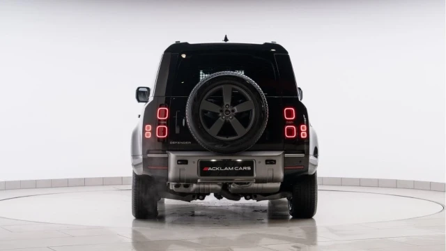Land Rover Defender (74 Reg) 110 3.0 D250 X-Dynamic SE Hard Top Commercial (3 Seat) (+VAT) Image 4