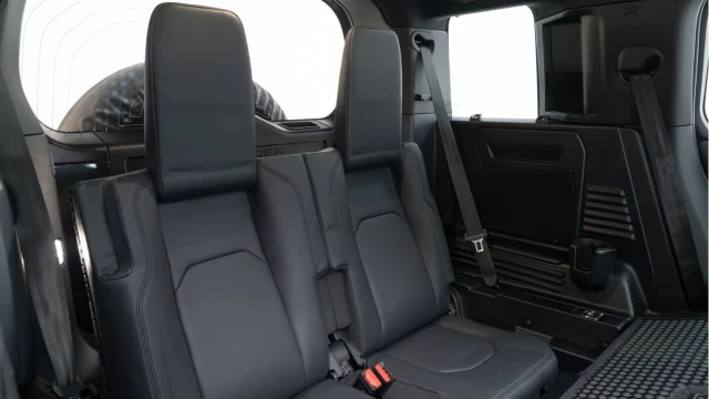 Land Rover Defender (25 Reg) 110 3.0 D350 X-Dynamic HSE (7 Seat) (Bespoke) Image 3
