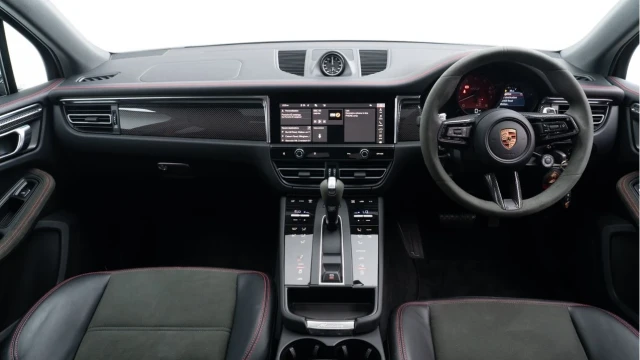 Porsche Macan (25 Reg) 2.9 V6 GTS Image 2