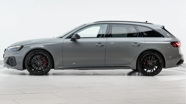 Audi RS4 (73 Reg) 2.9 TFSI Carbon Black Quattro Avant Image 4