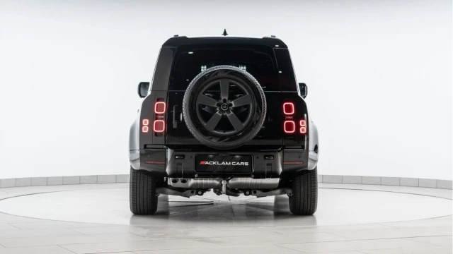 Land Rover Defender (25 Reg) 110 3.0 D350 X-Dynamic HSE Hard Top Commercial (3 Seat) (+VAT) Image 6