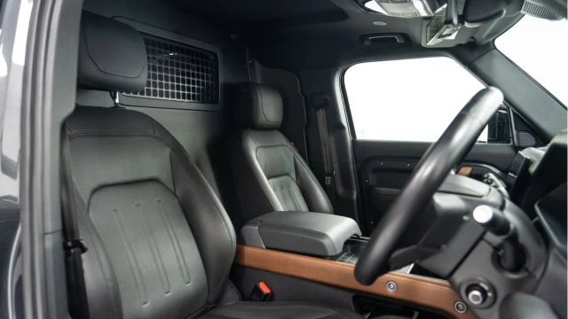 Land Rover Defender (73 Reg) 110 3.0 D300 X Hard Top Commercial (+VAT) Image 3