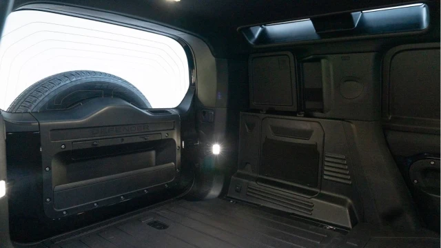 Land Rover Defender (25 Reg) 110 3.0 D350 X-Dynamic HSE Hard Top Commercial (3 Seat) (+VAT) Image 6