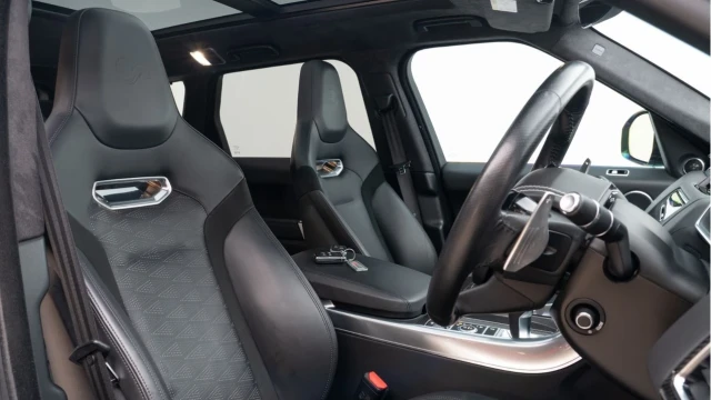 Land Rover Range Rover Sport (21 Reg) SVR 5.0 V8 Carbon Edition Image 3