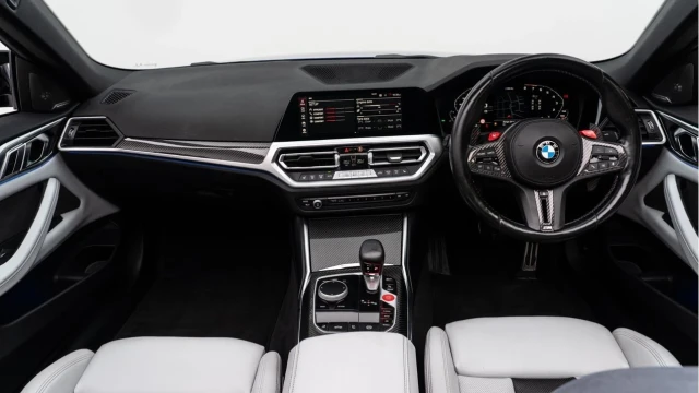 BMW M4 (22 Reg) 3.0 Competition M xDrive Convertible Image 3
