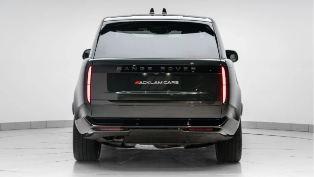 Land Rover Range Rover (75 Reg) 3.0 D300 Edition (Shadow Pack) Image 7