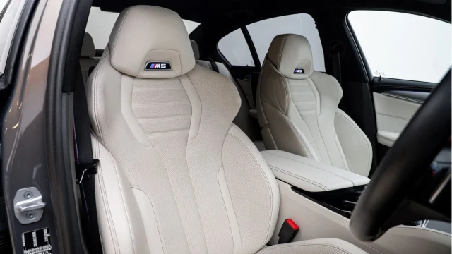 BMW M5 (72 Reg) 4.4 V8 Competition (Ultimate) Image 3