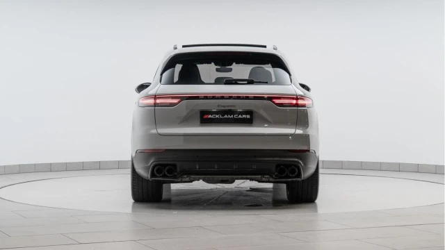 Porsche Cayenne (72 Reg) 3.0 V6 Platinum Edition Image 5