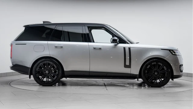 Land Rover Range Rover (25 Reg) 3.0 D350 HSE (Shadow Pack) Image 5