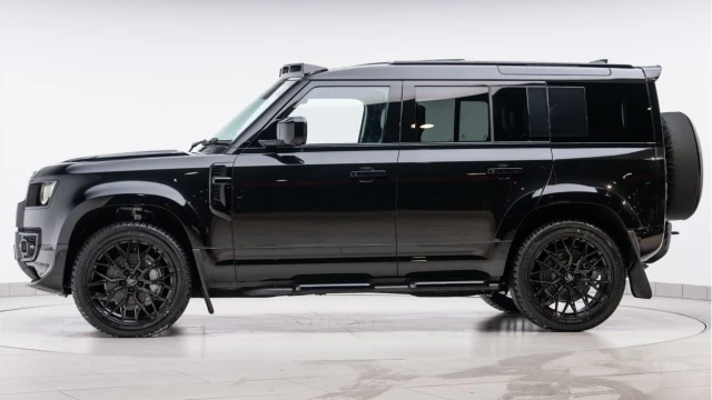 Land Rover Defender (74 Reg) 110 3.0 D350 X-Dynamic HSE (Bespoke) (VAT Q) Image 6