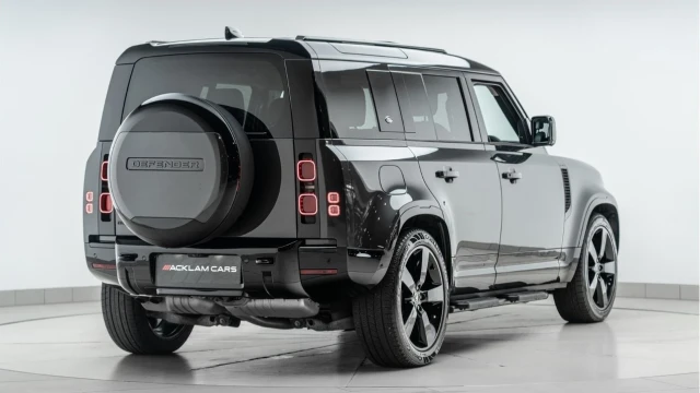Land Rover Defender (73 Reg 110 3.0 D250 X-Dynamic HSE Image 5